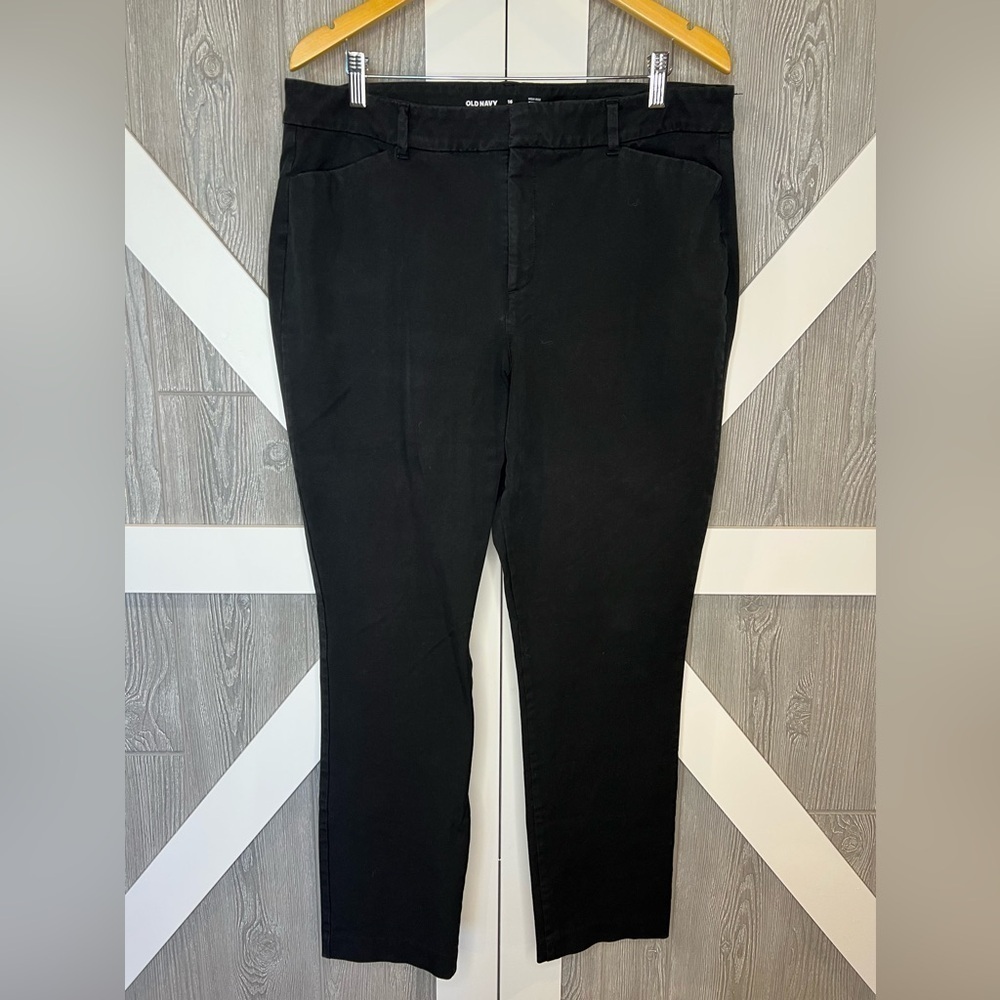 B15.30 Old Navy HIGH-RISE PIXIE SECRET-SMOOTH POCKETS Black 16 Tall
